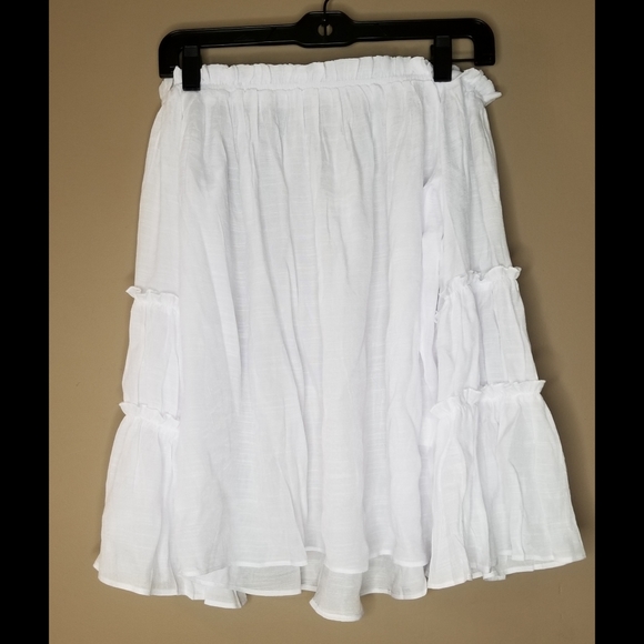 Chic white boho flowy off the shoulder tiered bell sleeve tunic top - Picture 8 of 8